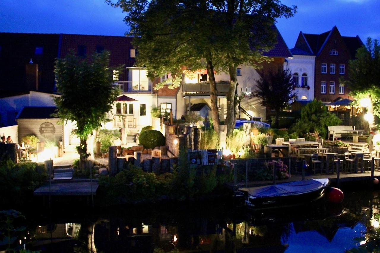 Gaestehaus Kajuete Direkt Am Wasser ฟรีดริชชตัดท์ ภายนอก รูปภาพ