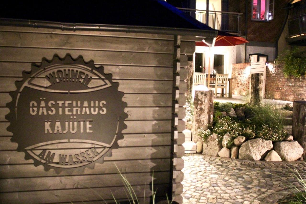 Gaestehaus Kajuete Direkt Am Wasser ฟรีดริชชตัดท์ ภายนอก รูปภาพ