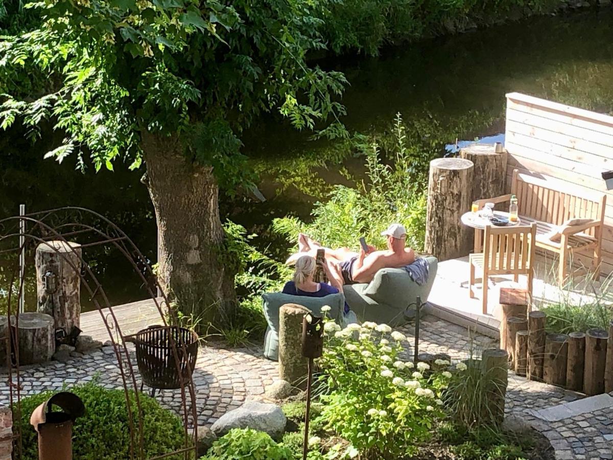 Gaestehaus Kajuete Direkt Am Wasser ฟรีดริชชตัดท์ ภายนอก รูปภาพ