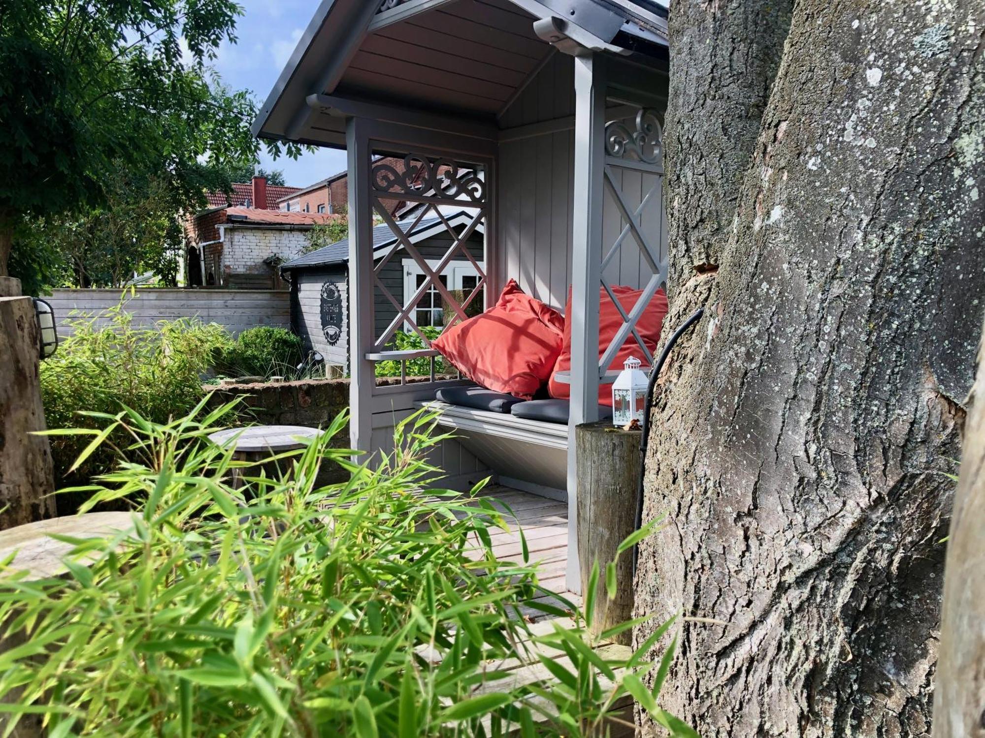 Gaestehaus Kajuete Direkt Am Wasser ฟรีดริชชตัดท์ ภายนอก รูปภาพ